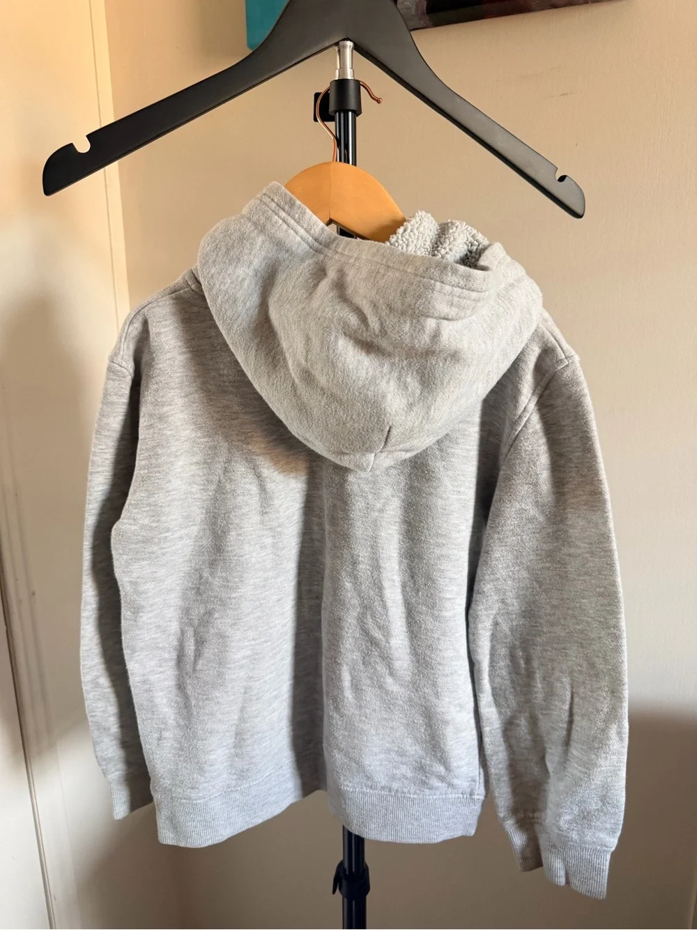 Under Armour Kids Grey Hoodie – Size 7 – Good Condition